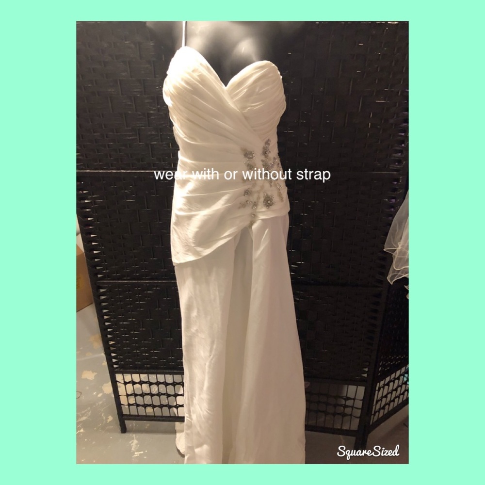 Gorgeous gown light informal gown NWT
